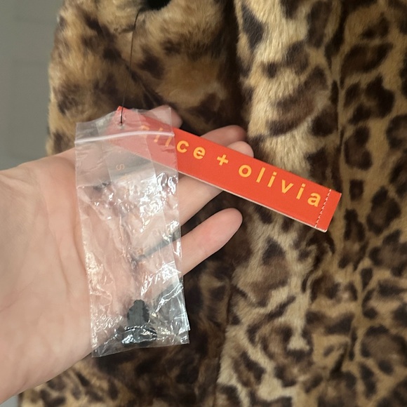 Alice + Olivia Leopard Print Faux Fur Vest - Picture 4 of 7